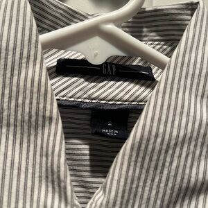 Gap stripe button down